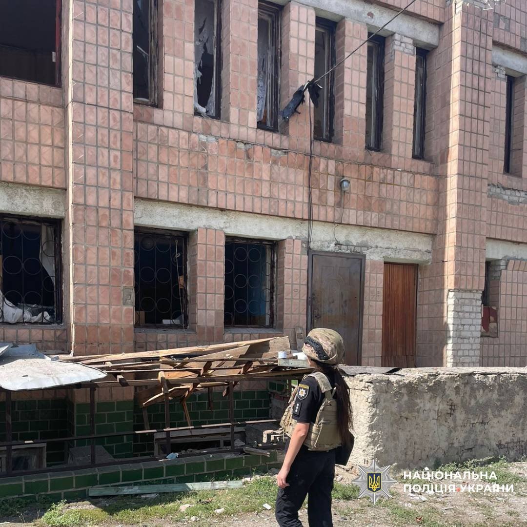 Правоохоронці показали наслідки ворожих ударів по Харківщині (фото)